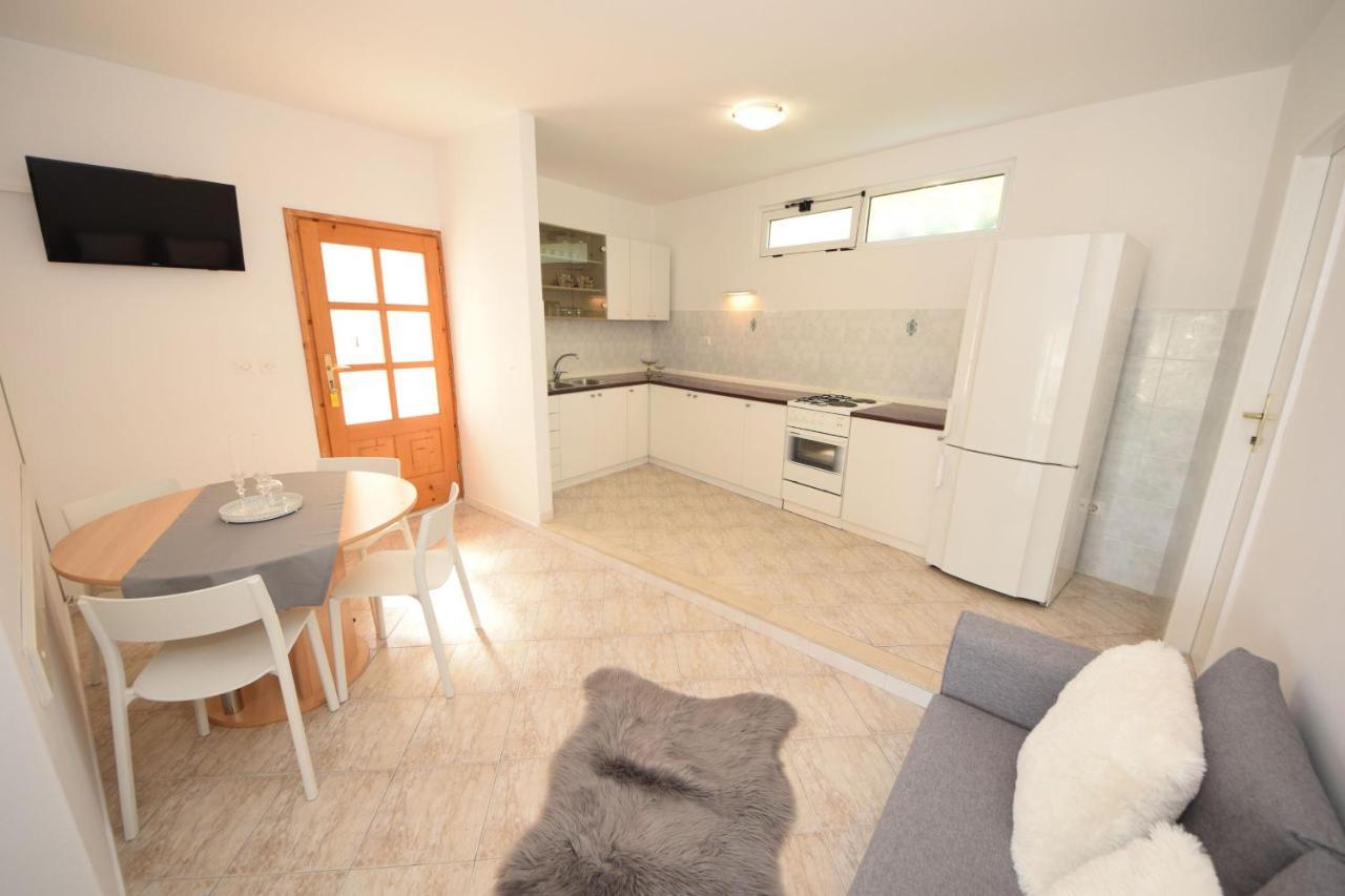 Apartments By The Sea Podobuce, Peljesac - 631 Exterior photo